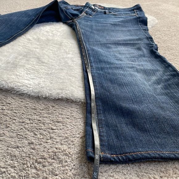 𝅺Fidelity Snap Dragon Low Waisted Flared Jeans Medium Wash Size 30 - Picture 14 of 15